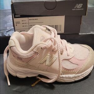New Balance Kids Sneakers - Soft Pink and White